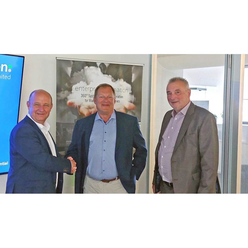 After signing of the contract: Jens Woehlbier, CEO Software, Körber Business Area Pharma, Timo Klingenmeier, CEO, inmation Software, and Reinhard Adam, Supervisory Board, inmation Software (from left to right).