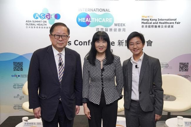 Ms Margaret Fong, Executive Director of the HKTDC, joined Dr Donald Li, Chairman of the Elderly Commission (L), and Dr Lydia Leung, Chairman of the Hong Kong Medical and Healthcare Device Industries Association (R), to announce the details at today's press conference.